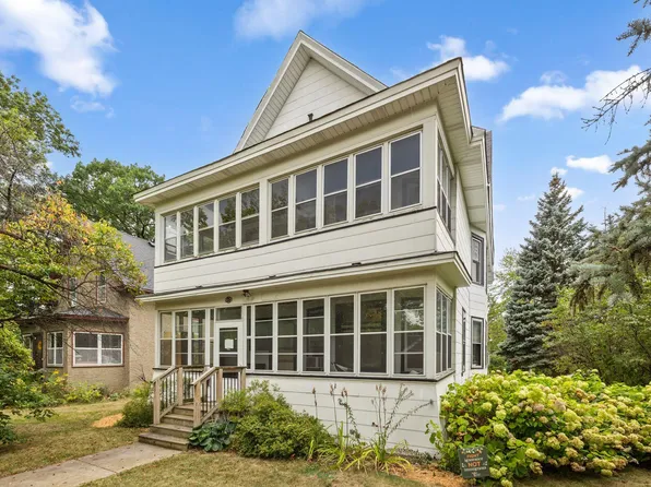1075 Burr St, Saint Paul, MN 55130