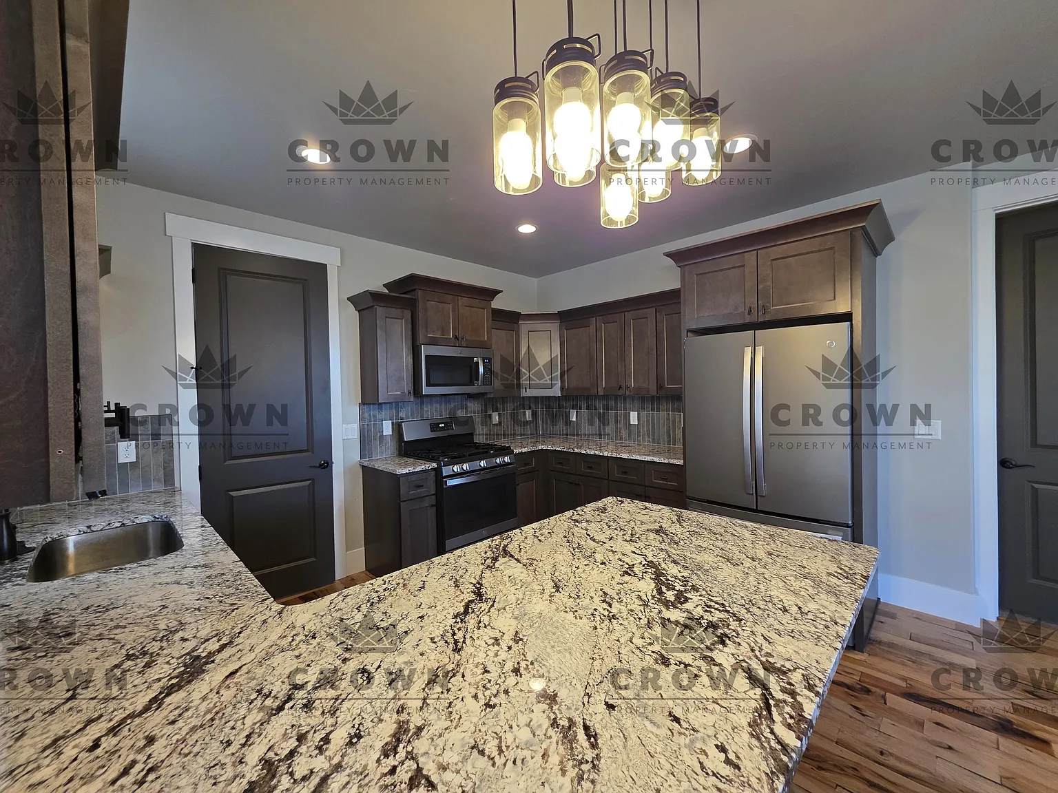4 bed, 3361 sqft, $3,400 — Photo 4
