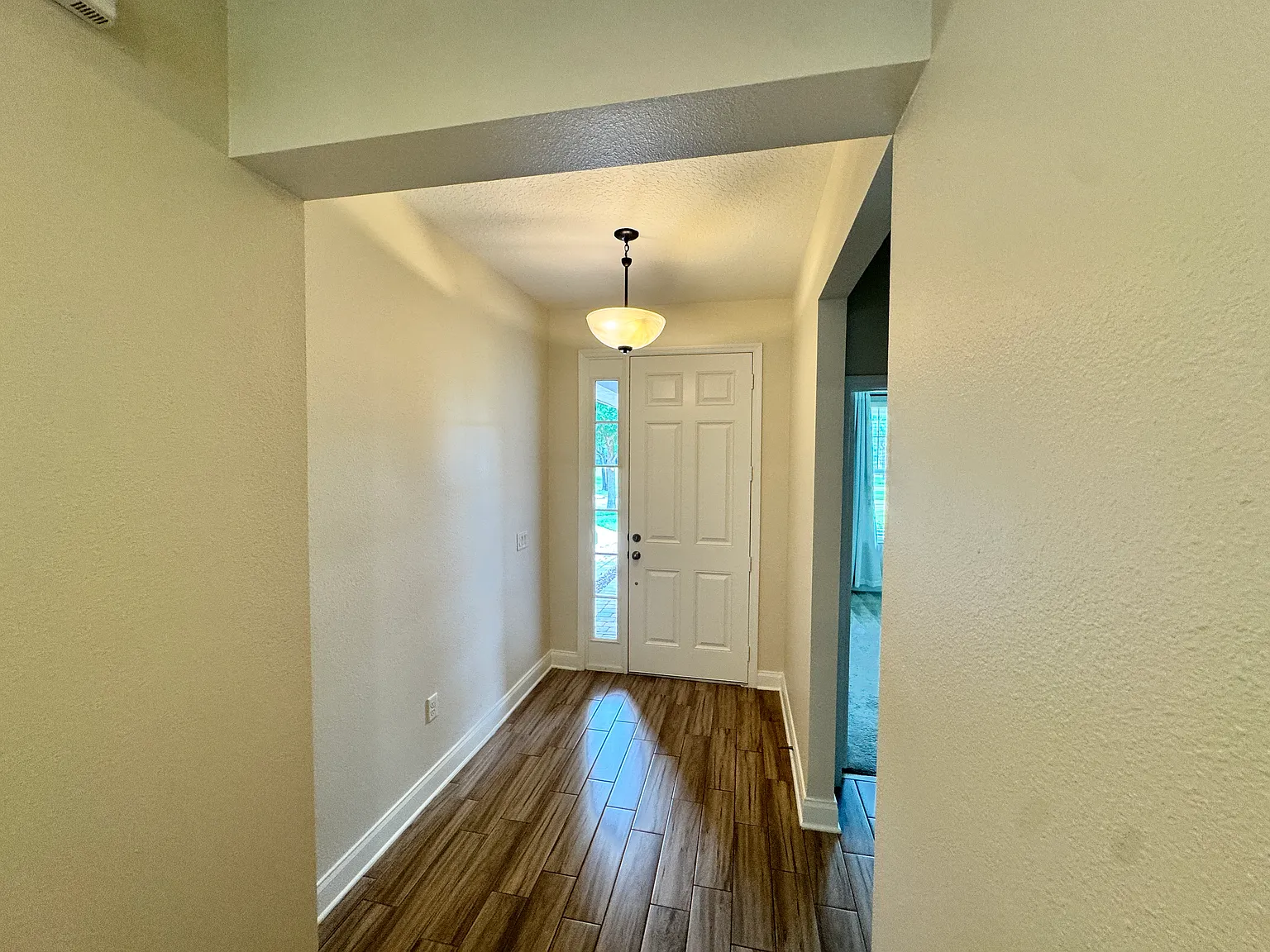 Beautiful 4 Bedrooms unfurnished Home in Sorrento — Photo 4