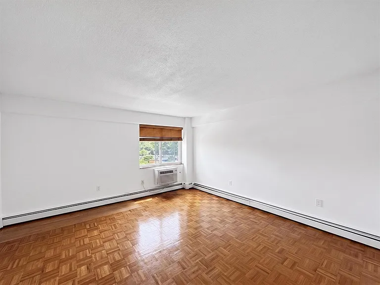 1025 Hancock St #8C — Photo 13