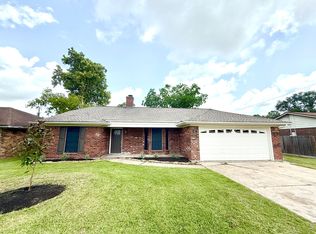 621 E Murray St, Angleton, TX 77515