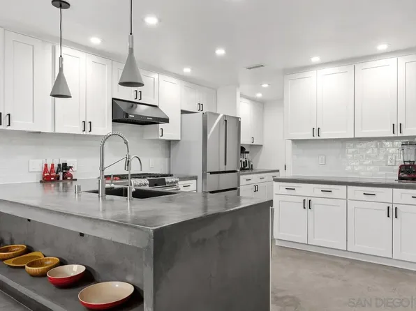 3152 Avenida Topanga, Carlsbad, CA 92009