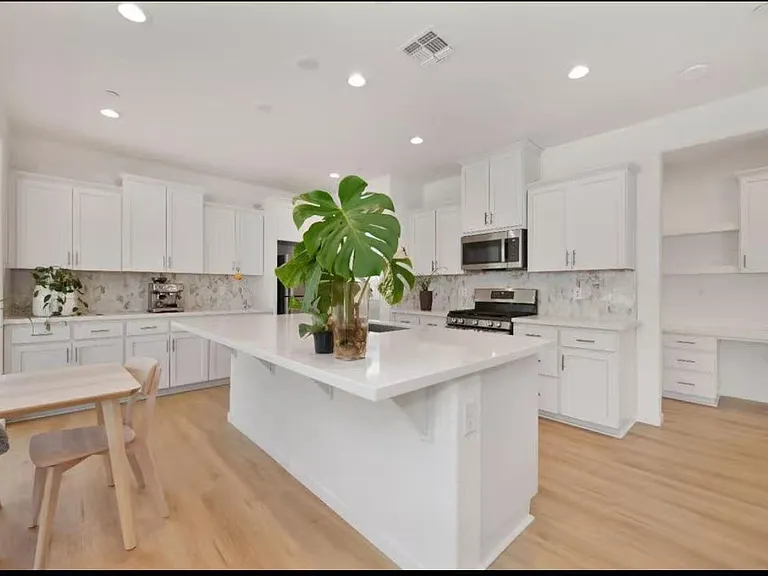 4317 Lace Fern St — Photo 5