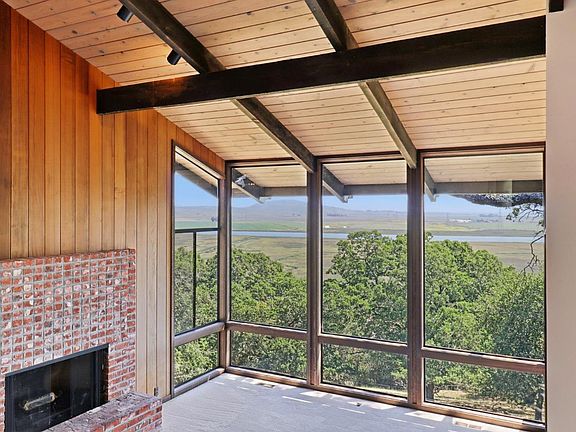 3rd image of 310 Crest Road