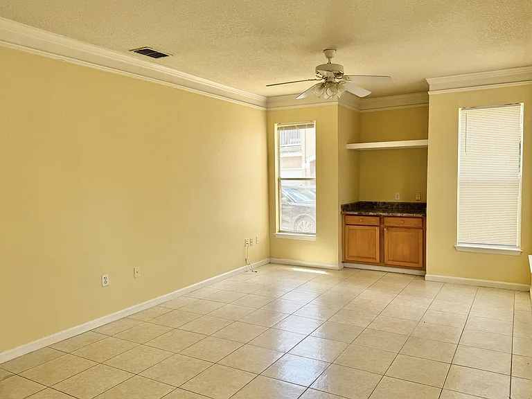 10538 Villa View Cir — Photo 11