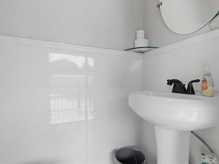 6611 N Hale Ave — Photo 37