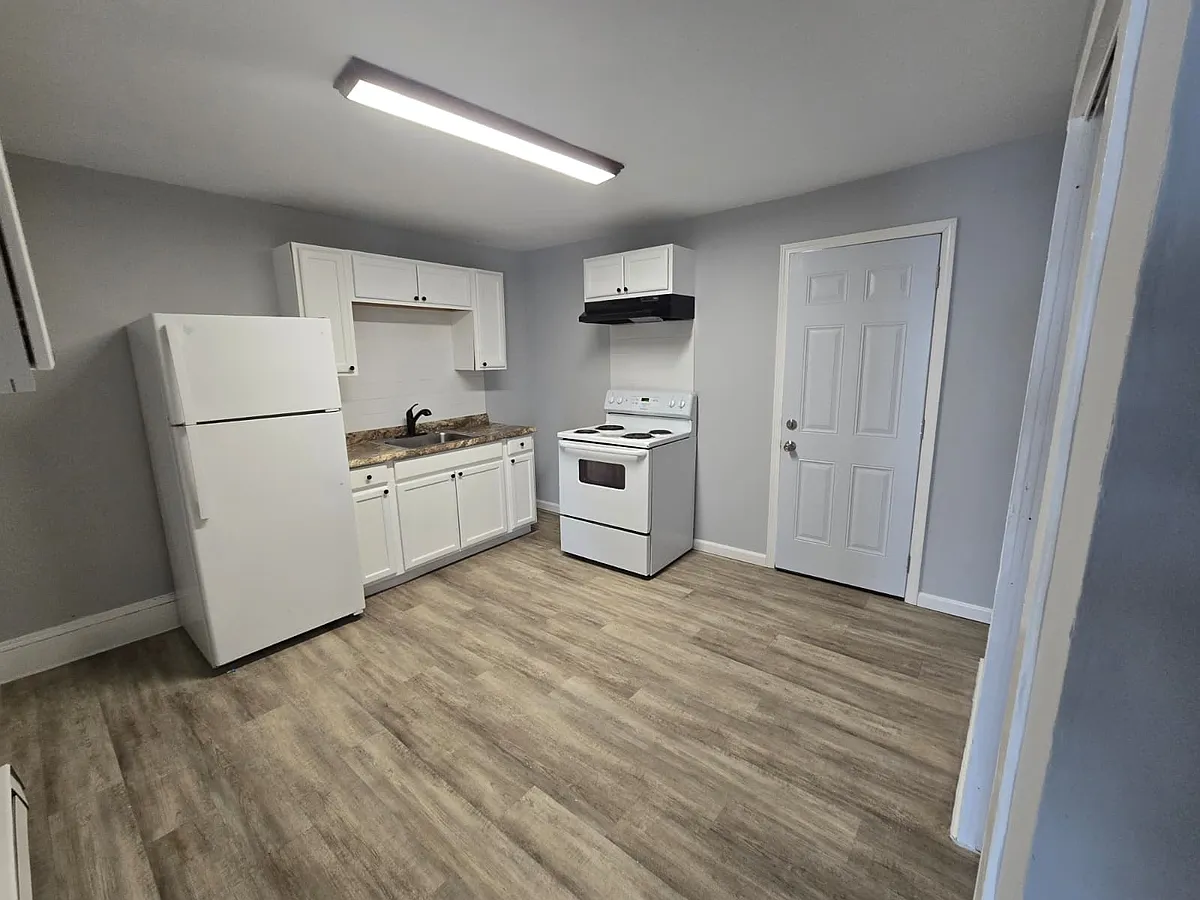 Building Photo - 149 W Ridge St #2B