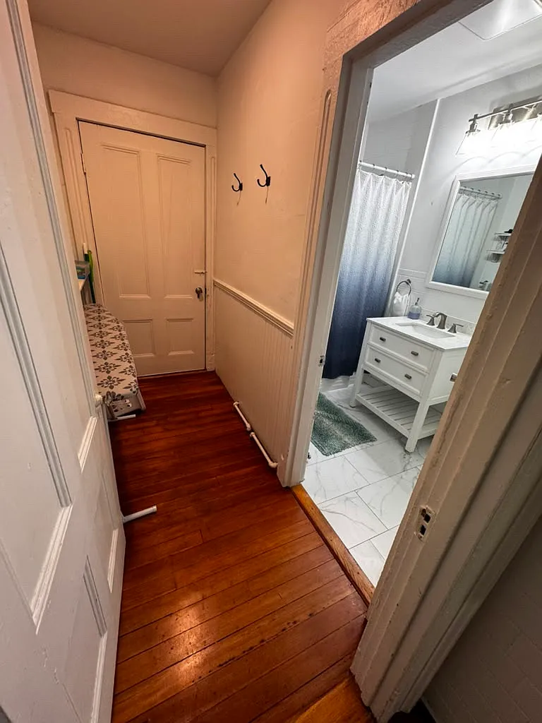 3 bed, 1600 sqft, $3,000 — Photo 1