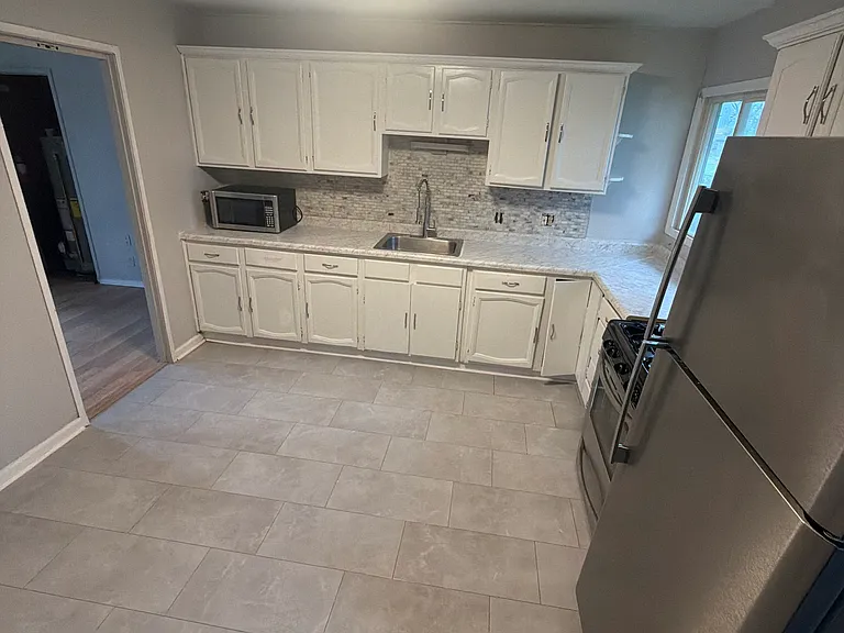 2571 E Melbrook Dr — Photo 4