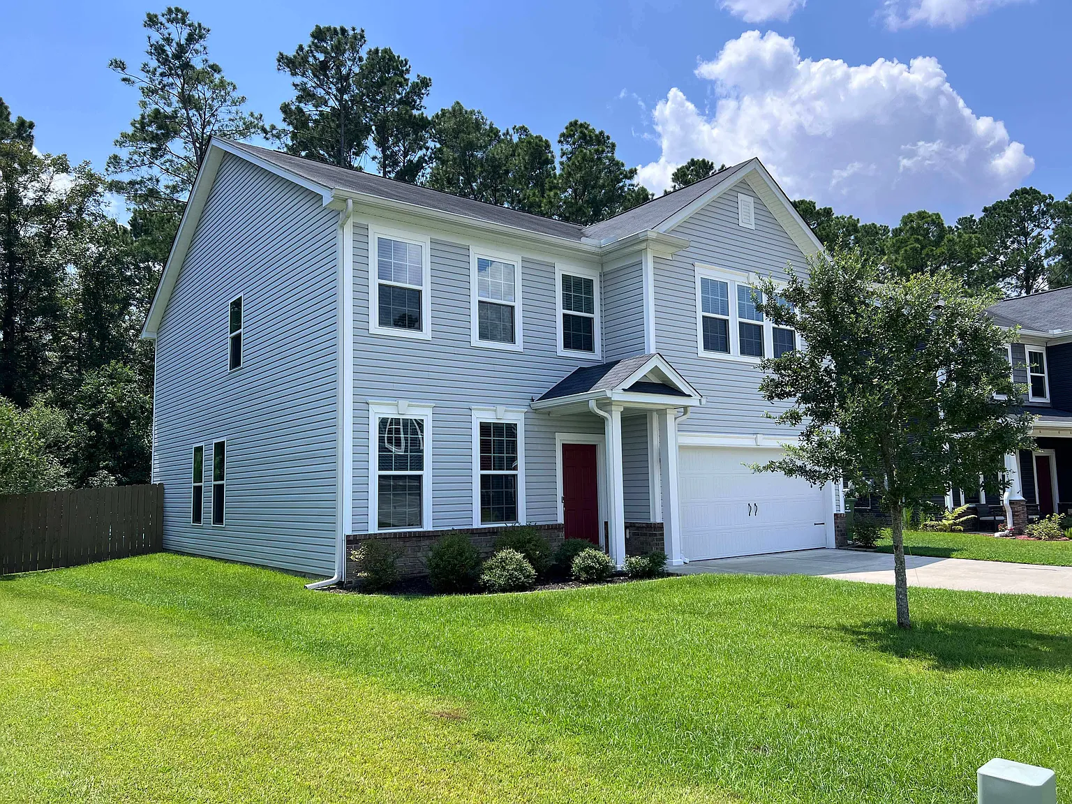 4 bed, 2.5 bath, 2675 sqft, $2,600 — Photo 2