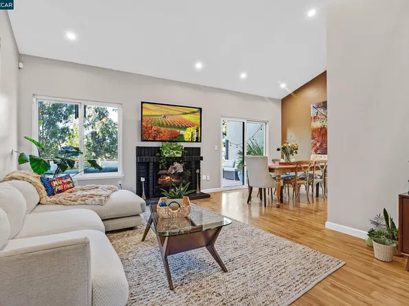 35 Sapphire Ct, Hercules, CA 94547