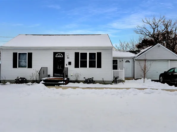 34 Hemlock Street, Wyandanch, NY 11798