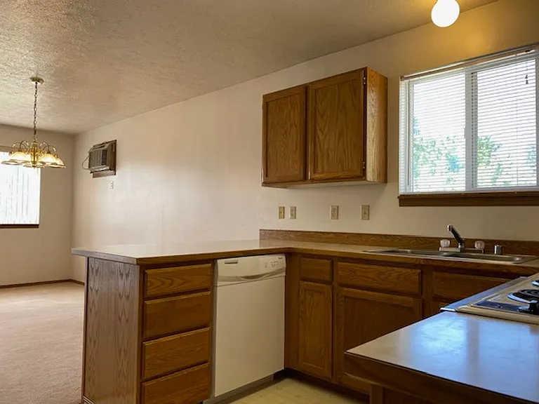 210 & 212 E Campbell St — Photo 11