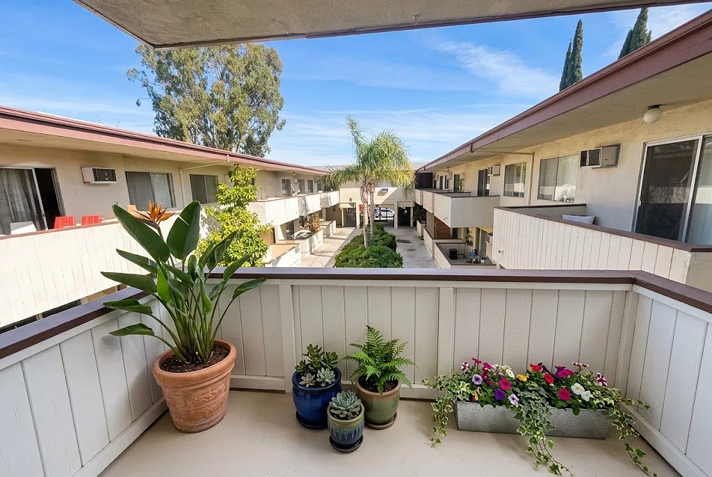 Newcastle Ave, Encino — Photo 1