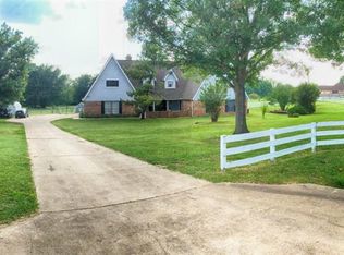 927 Valley View Cir, Red Oak, TX 75154