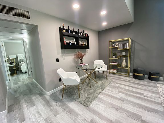 5th image of 18350 Hatteras St APT 272