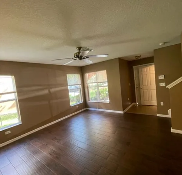 10934 Johanna Ave — Photo 9