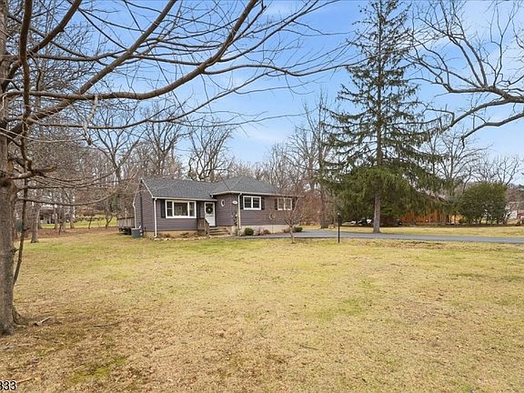 2nd image of 666 Park Rd