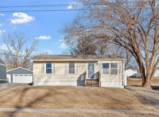 3927 16th St, Des Moines, IA 50313