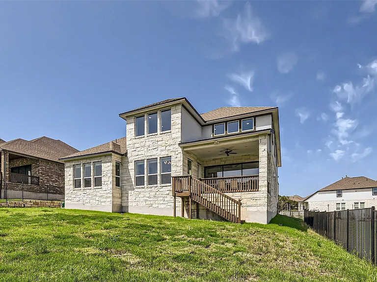 704 Palamos Dr — Photo 40