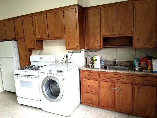 Rented by MCR Realty | media 5