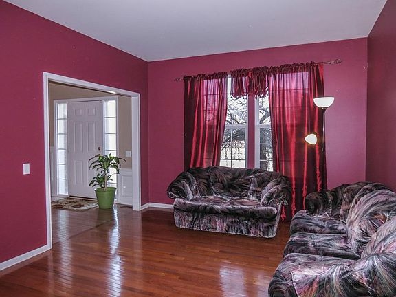 5th image of 7887 Breezewood Ct