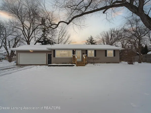 7261 Pebble Pl, Grand Ledge, MI 48837