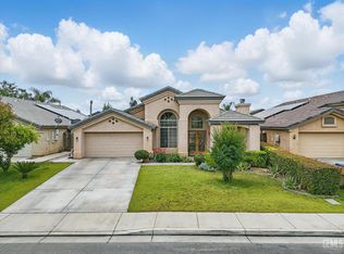 10113 Saint Albans Ave, Bakersfield, CA 93311