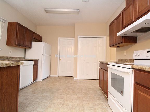 4th image of 2741 Cottonwood Ln