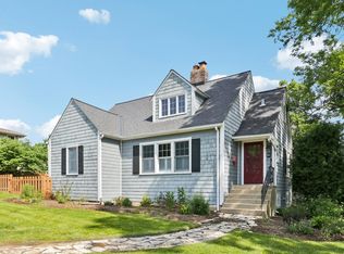 850 Hillside Ave, Glen Ellyn, IL