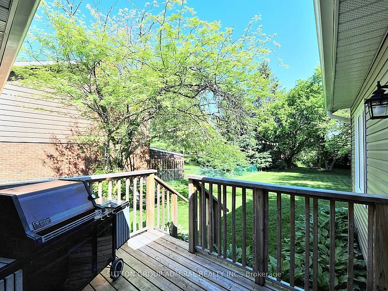 62 May Ave — Photo 41