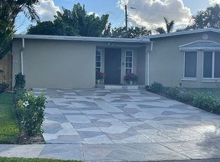 1002 W Perry St, Lantana, FL 33462