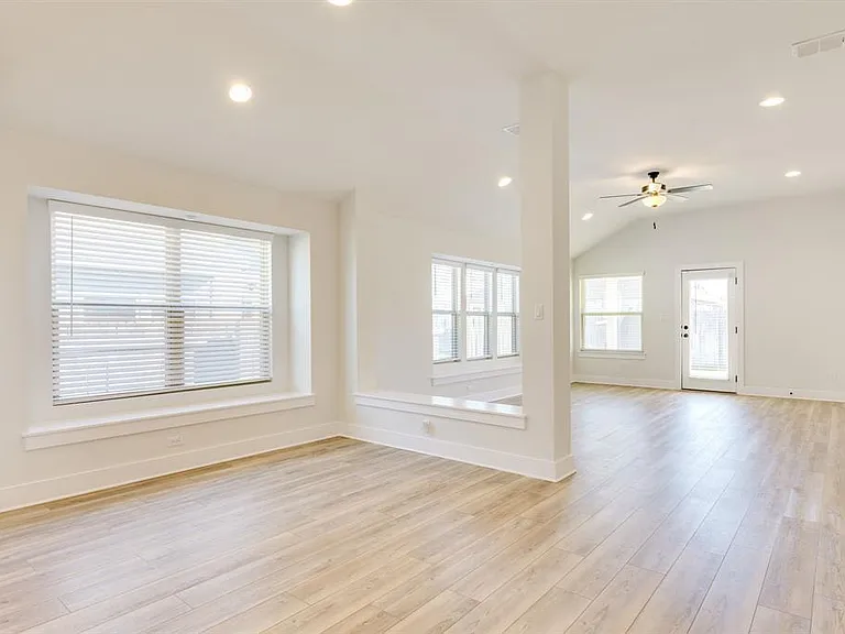 122 Biscayne Bay Bnd — Photo 8