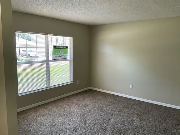 3rd image of 406 Marquee Dr