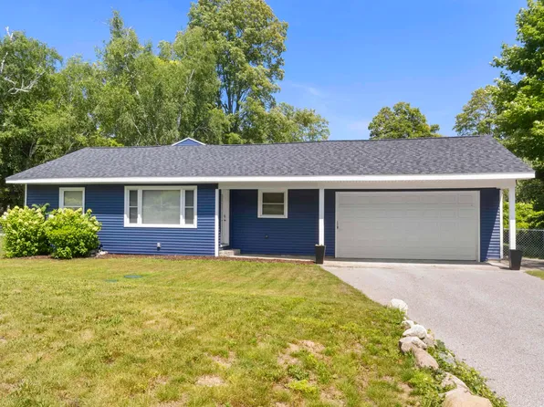 4238 Mollineaux Rd, Frankfort, MI 49635