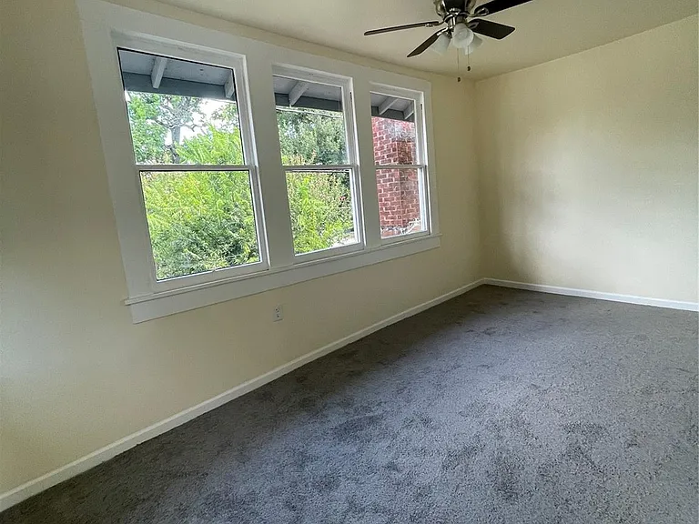 2119 Davis St — Photo 22