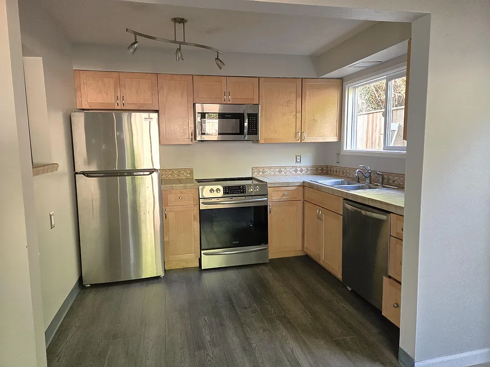 1045 SW Bertha Blvd #1