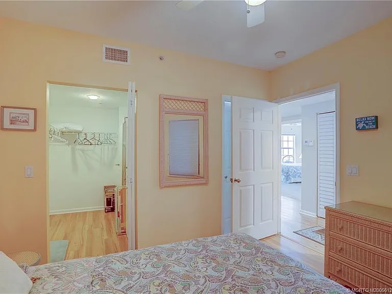 5750 NE Island Cove Way #3203 — Photo 30