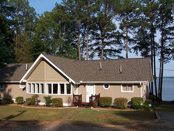 3rd image of 155 Wilkins Court Dr