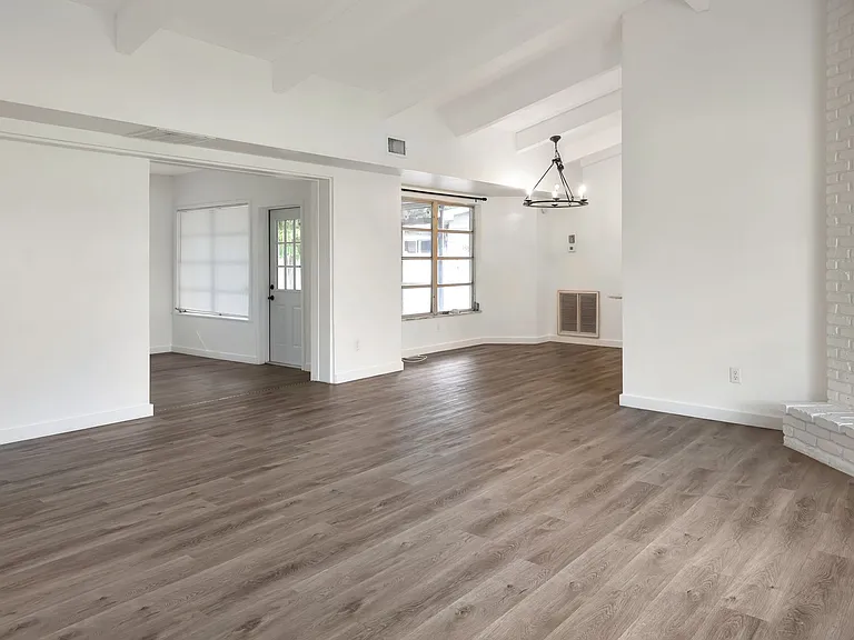 6624 Fairway Dr — Photo 2