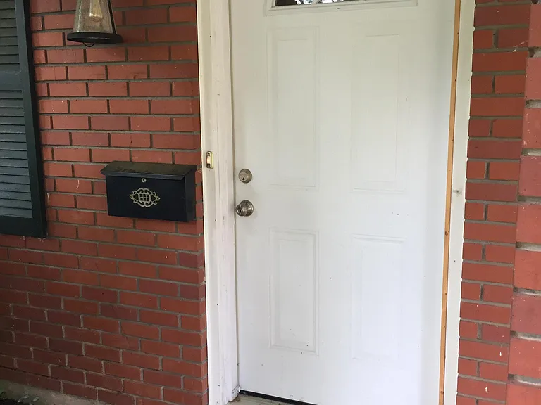 527 Highpoint Dr — Photo 2
