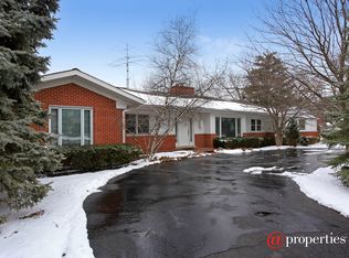 2580 Woodland Dr, Northbrook, IL 60062