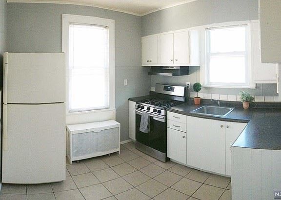 3rd image of 15 Mountainview St #2