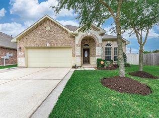 230 Dale Ridge Ln, Dickinson, TX 77539