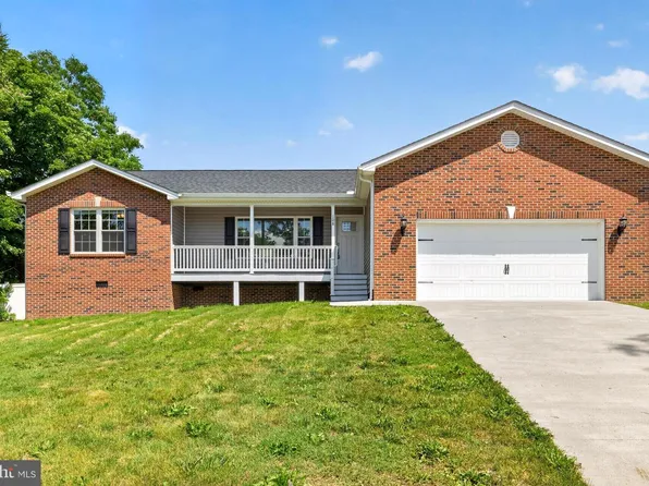 108 Augusta Ave, Grottoes, VA 24441