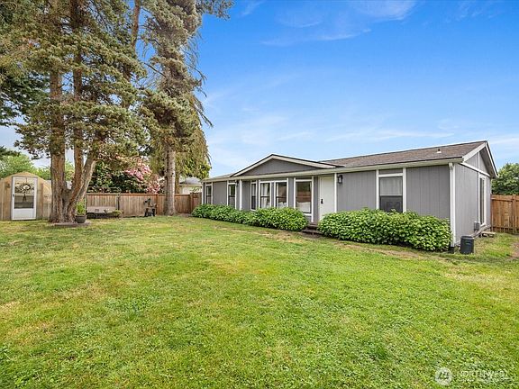3rd image of 5326 64th Street NE