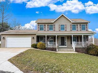 1016 Elm Crest Ct, Morgantown, WV 26508