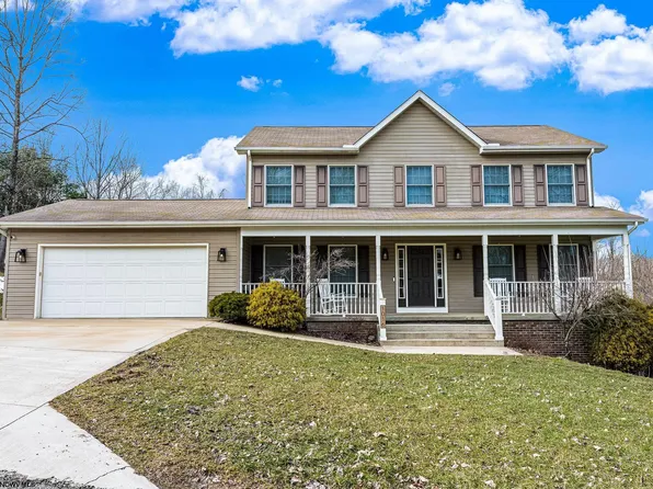 1016 Elm Crest Ct, Morgantown, WV 26508