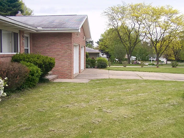 1065 Northcrest Dr #1065 — Photo 2
