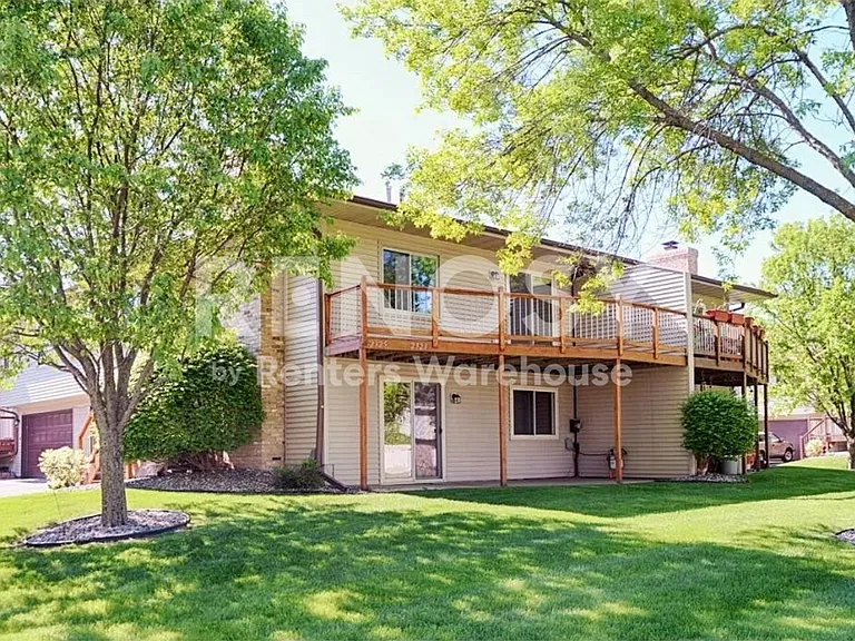 2323 Amberwood Dr — Photo 22